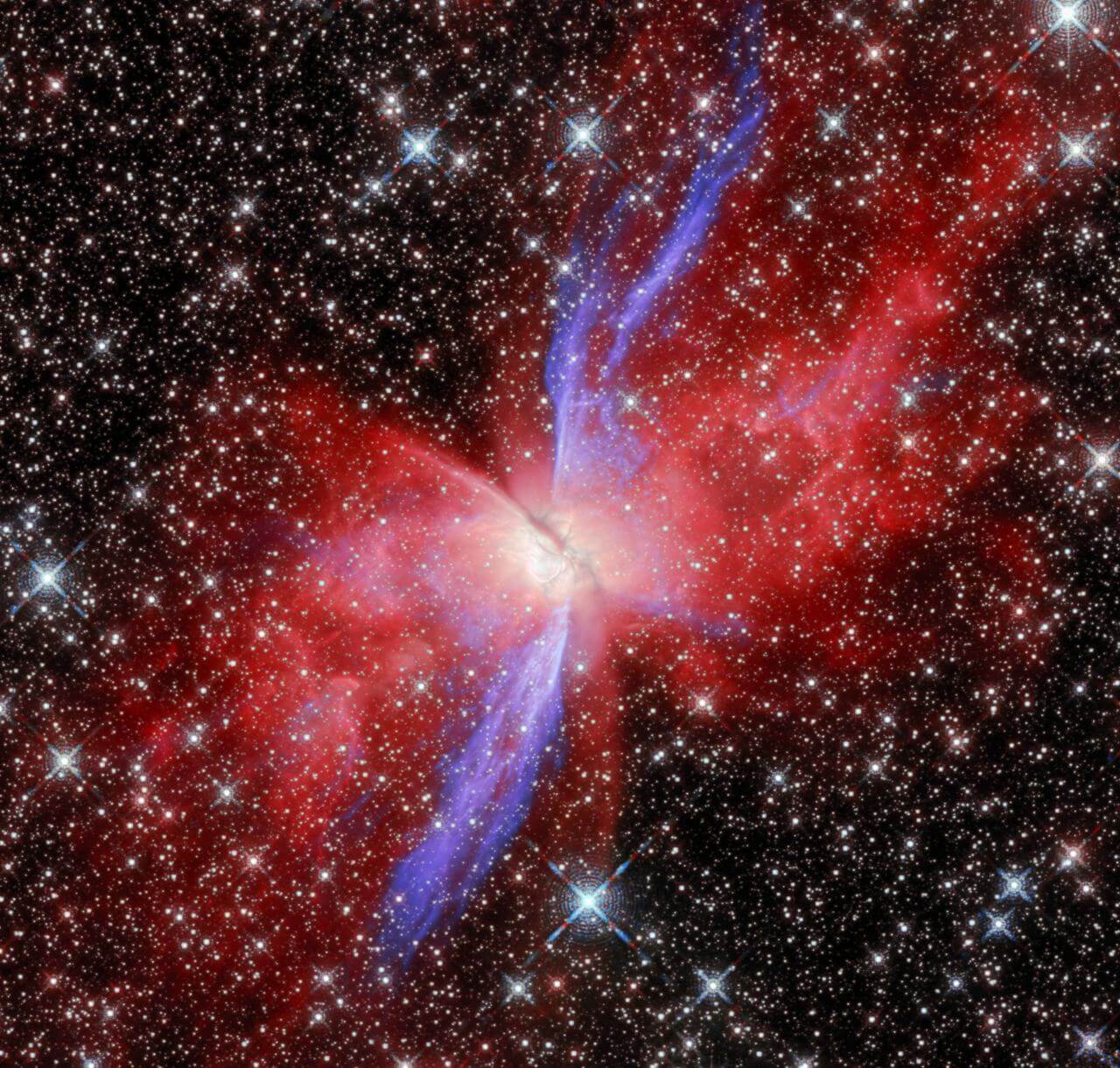 赤紫の“羽”が広がる！ 近赤外線でとらえたバタフライ星雲「NGC 6302」