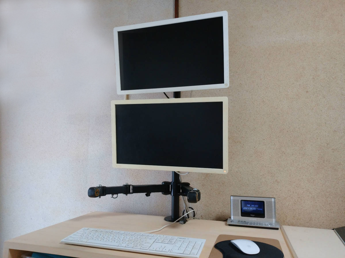 キーボードアームを自作｜モニターアームを改造してスタンディング