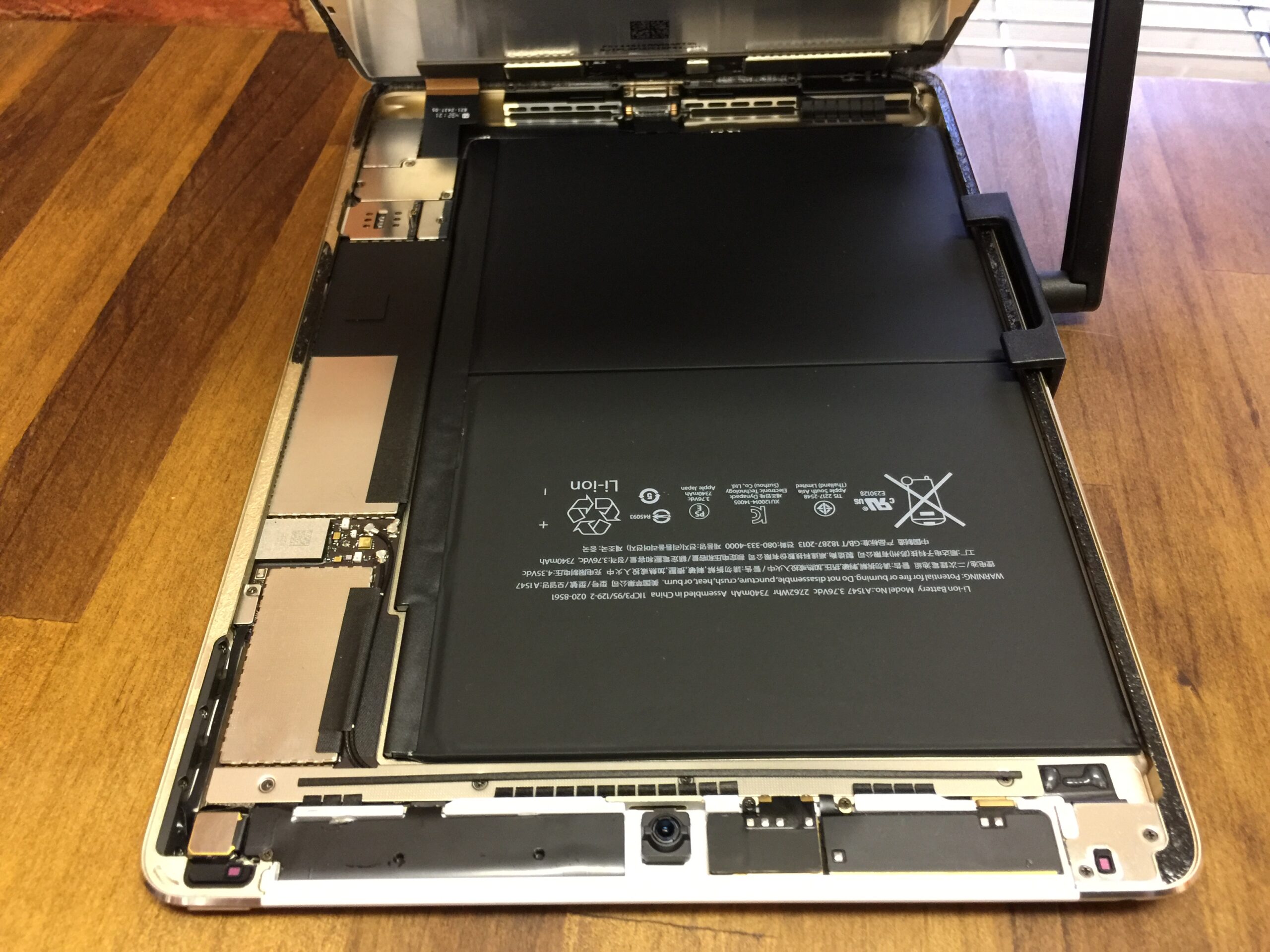 電源ボタンを長押ししても充電してもまったく反応しない起動不良の