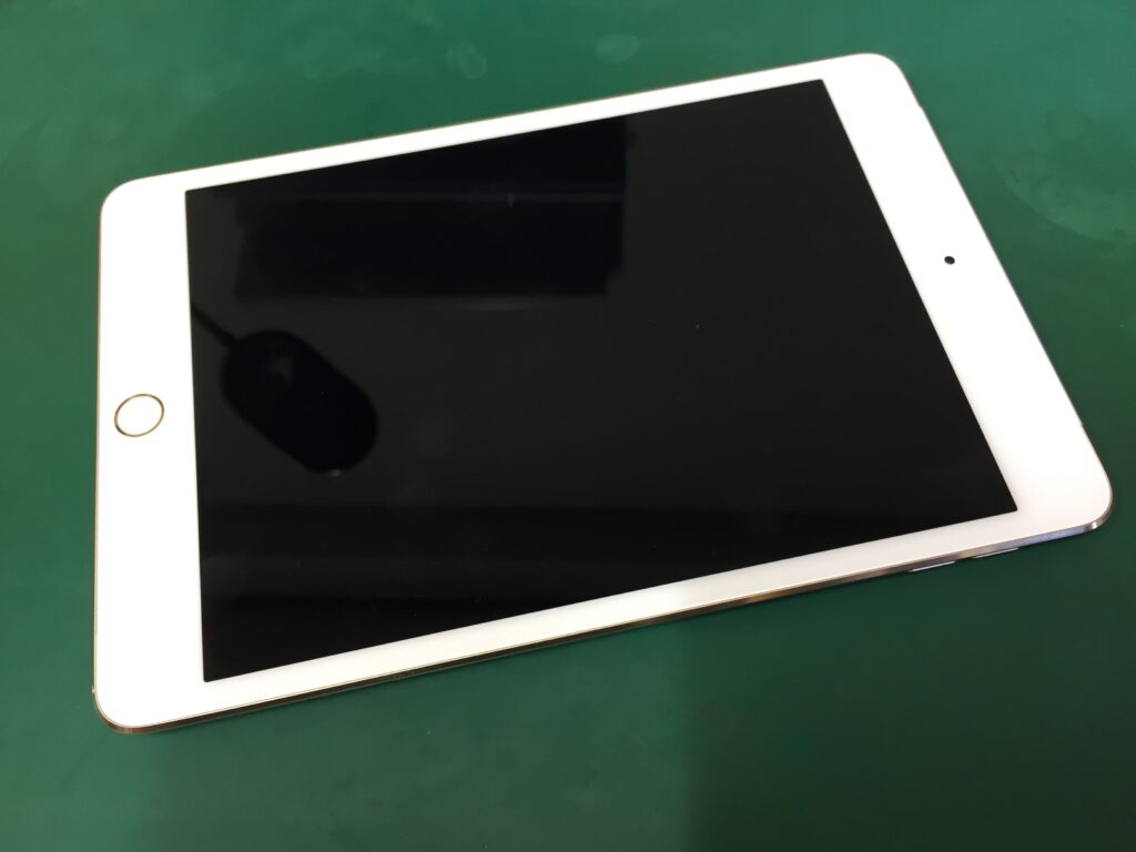 充電してもあっという間にバッテリー残量がなくなるiPad mini 4 の