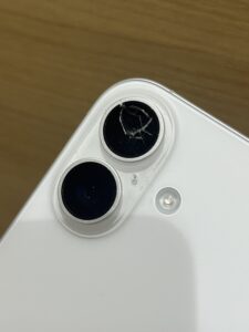 即日対応】iPhone16カメラレンズ割れ修理/枚方なら