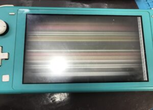 Switch Liteの画面がバグる原因とは？液晶交換で直る症状を徹底解説