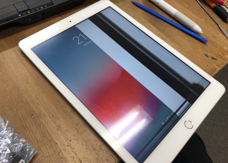 iPad画面に縦線が入った場合の原因はなに？ | スマホスピタル横浜駅前