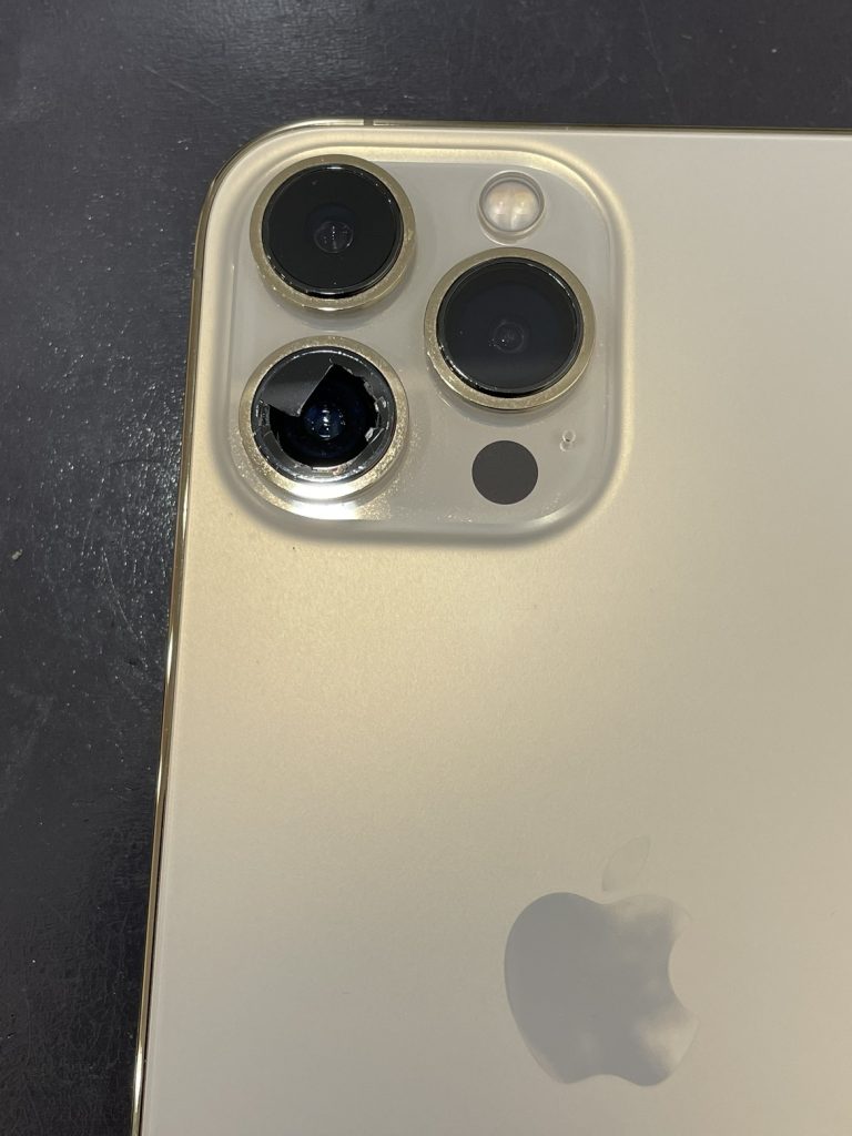 iPhone 13 Pro Maxの広角カメラが割れたら直せるの！？ | スマ