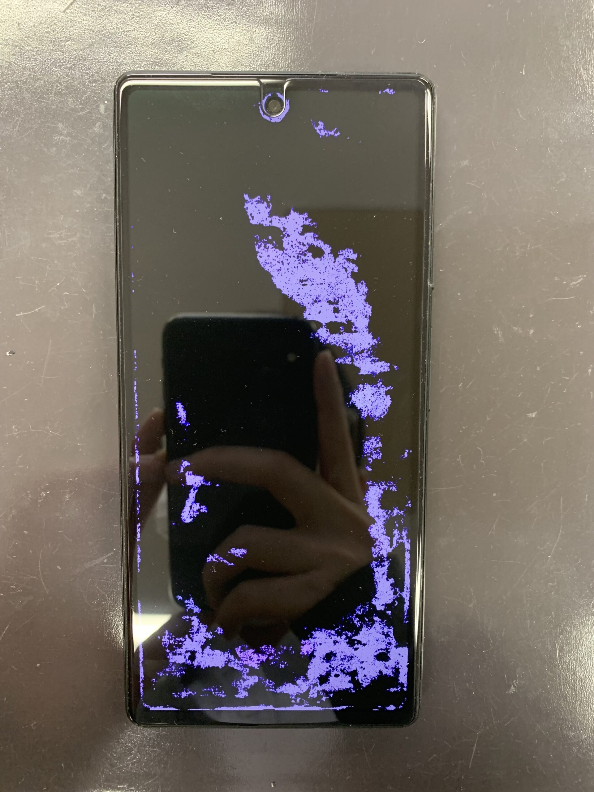 グーグルピクセル6a】画面全体が黒くなったGoogle pixel 6aの修理