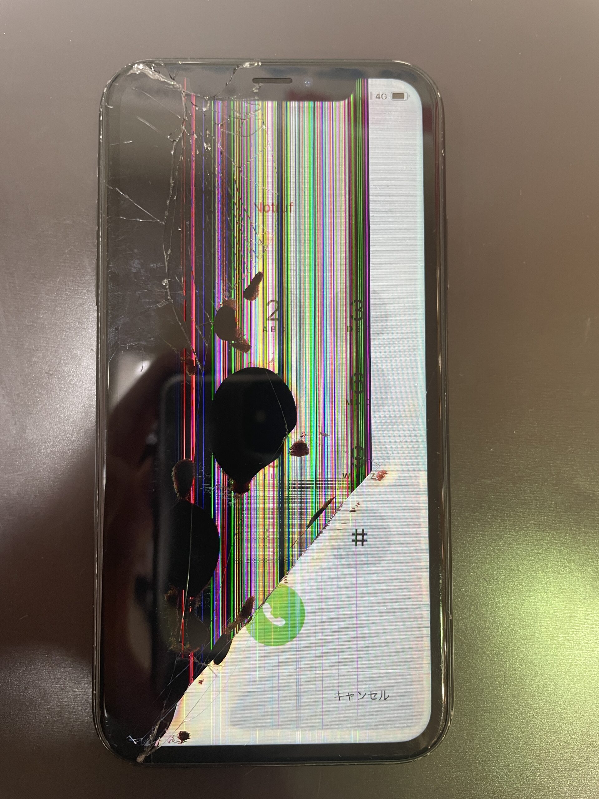 重症に見えてもまずはご来店下さい。液晶漏れが目立つiPhoneXRの画面も