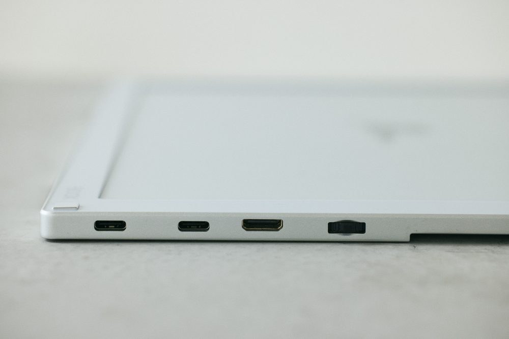 目に優しいペーパーライクなモバイルモニター“BOOX Mira”は仕事にも