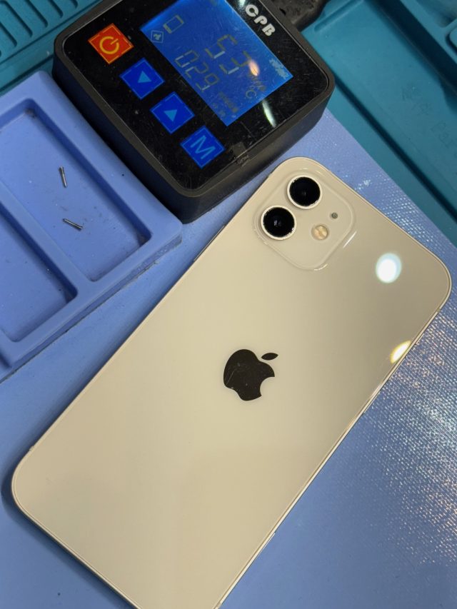 iPhone12 バッテリー交換 | iPhone・スマートフォン修理 スマート