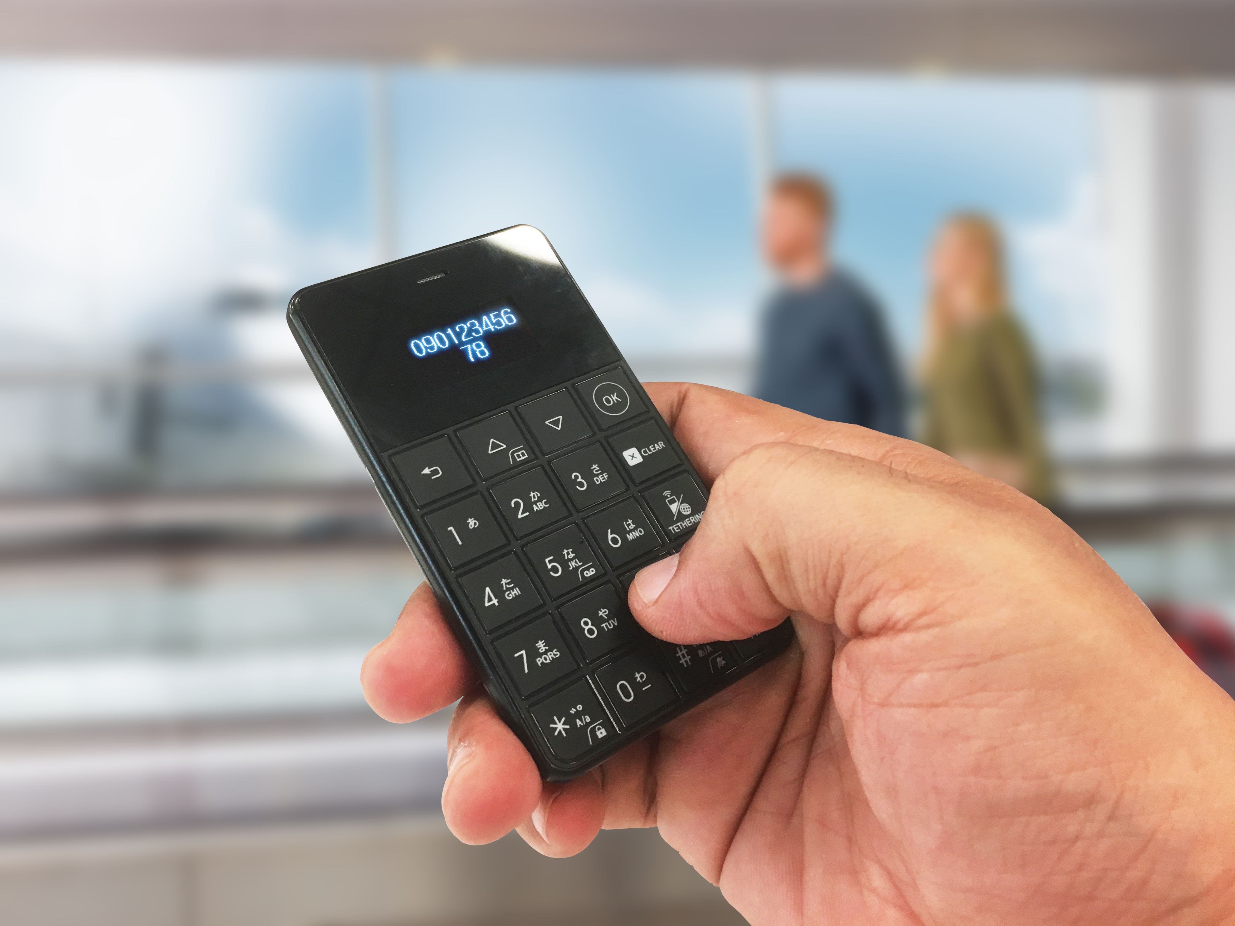 強化されたカードサイズガラケーNichePhone-S 4G、9月14日発売