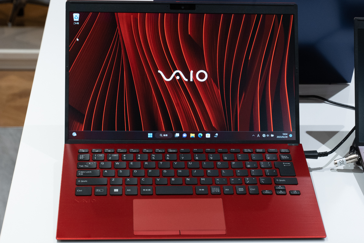 良いじゃん！VAIO SX14の新色「ファインレッド」実機 - すまほん!!