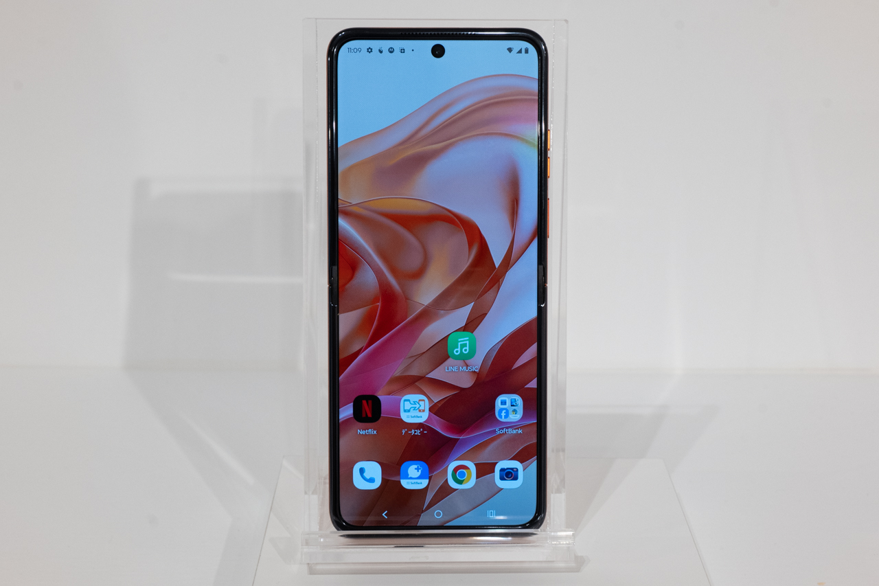 ソフトバンク、motorola razr 50sを発売へ。価格11万5200円 - すまほん!!