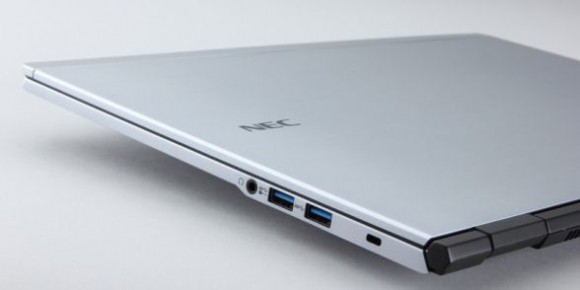 世界一を狙う」NECの本気 世界最薄15.6型Win8ノートPC「LaVie X」発表