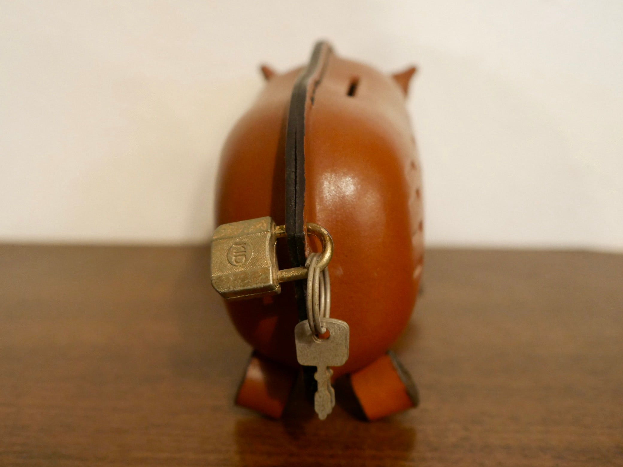 鴻池製作所 いのしし 貯金箱 本革 レザー KONOIKE – smileantiques