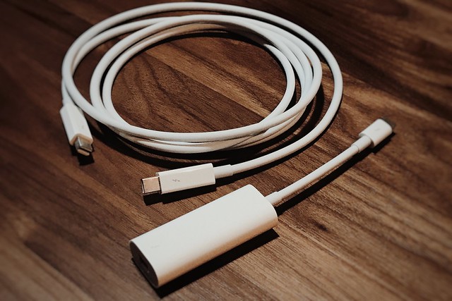 USB-CのThunderbolt2アダプタで新しいMacに移行アシスタントした