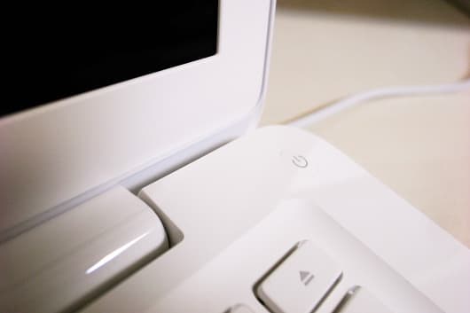 MacBook (13-inch, Late 2009) 買った | ウケログ