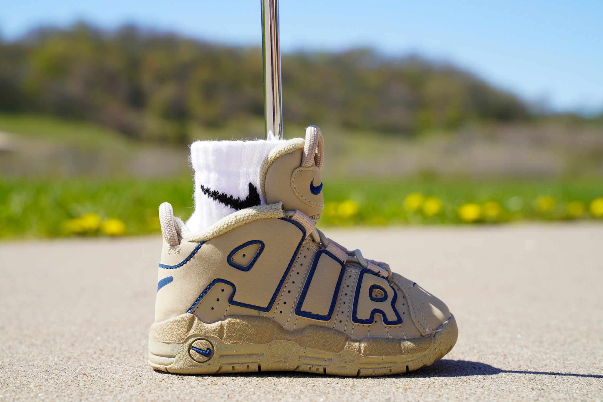 Nike Air More Uptempo [VALERIAN BLUE LIMESTONE] Standing Sneaker