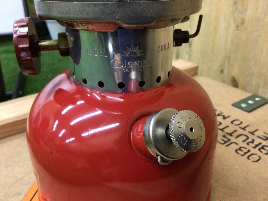 ランタン買取】コールマン200Aイエローボーダー1961年2月製入荷