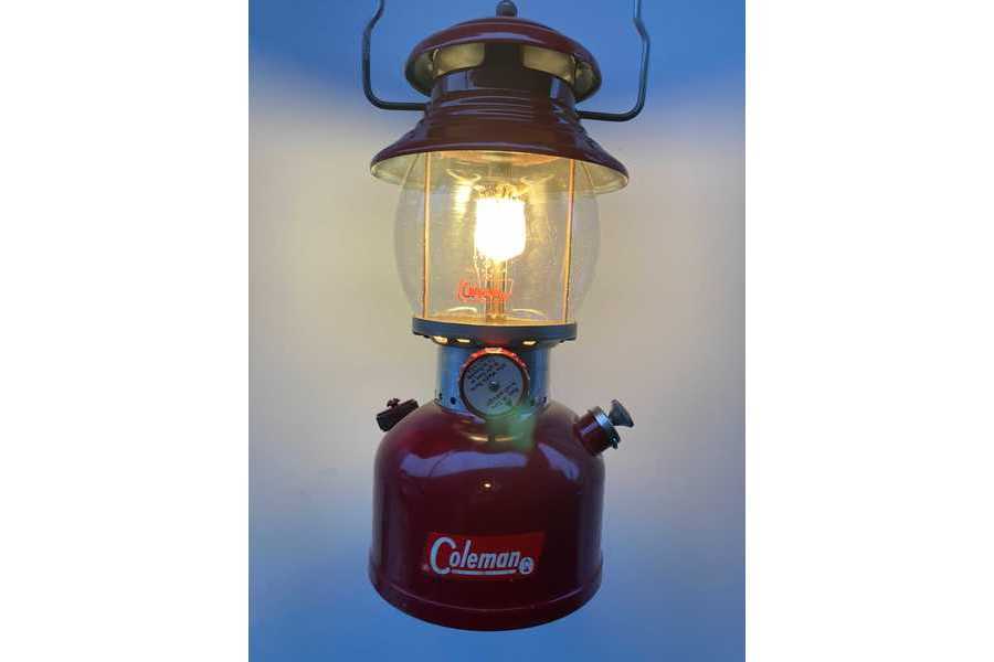 200Aランタンの中でも高貴な『赤紫色』バーガンディーに魅せられて