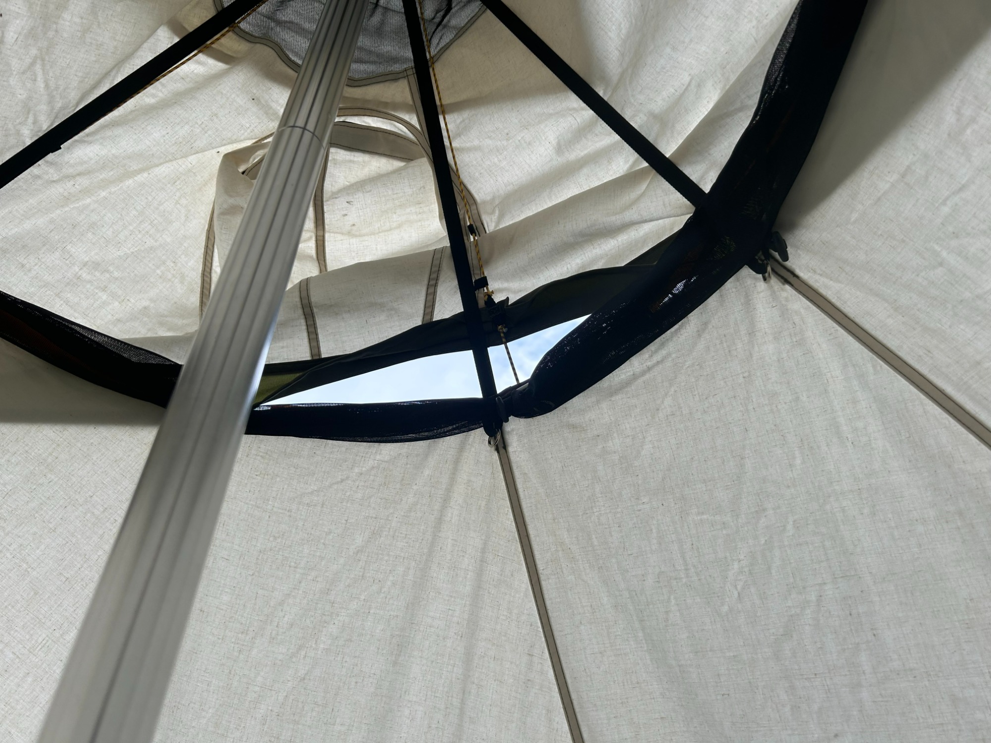 大型ワンポールテント！tentipi（テンティピ）のサファイア 7 CPのご