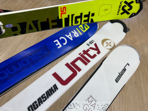 スキー買取強化!】高年式カービングスキーオンラインにも続々出品中