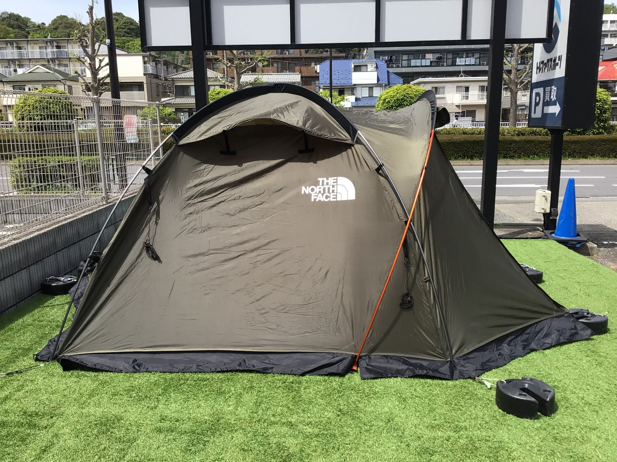 ツーリングキャンプにぴったり！通気性抜群のノースフェイスのランダー