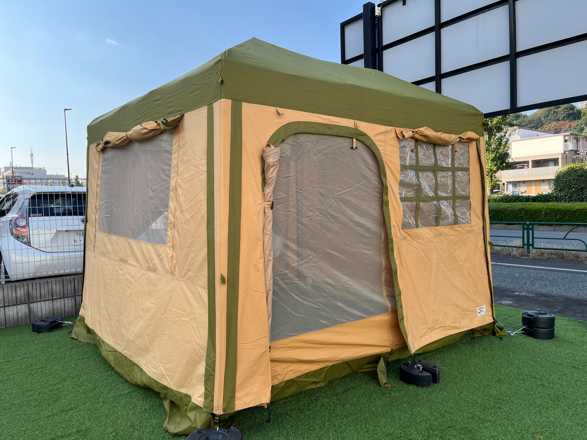 まるでお家のような可愛らしいテント！テンマクのペポクイックキャビン