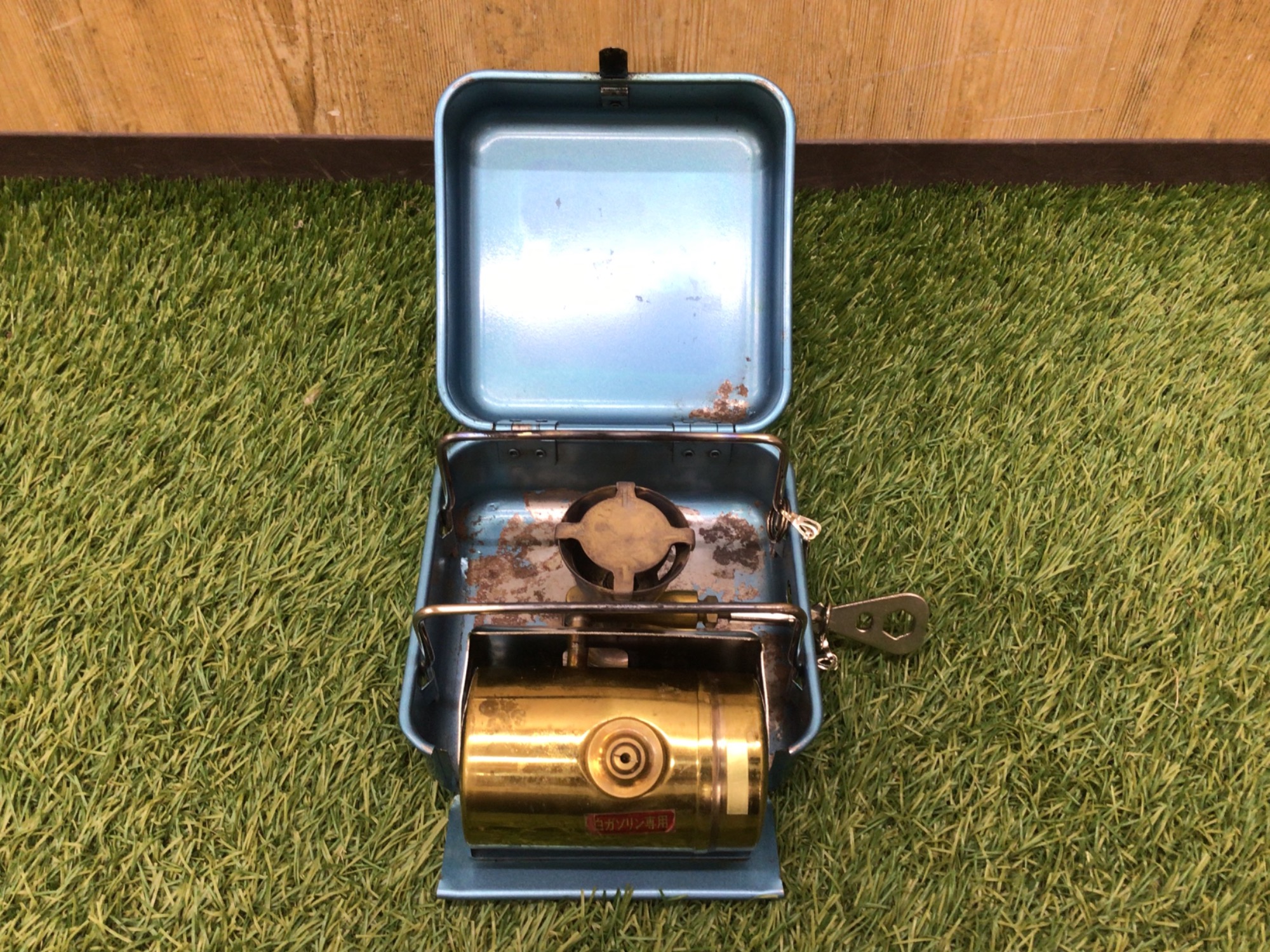 これが国産クオリティ。マナスルの希少な箱ストーブ「マナスル160