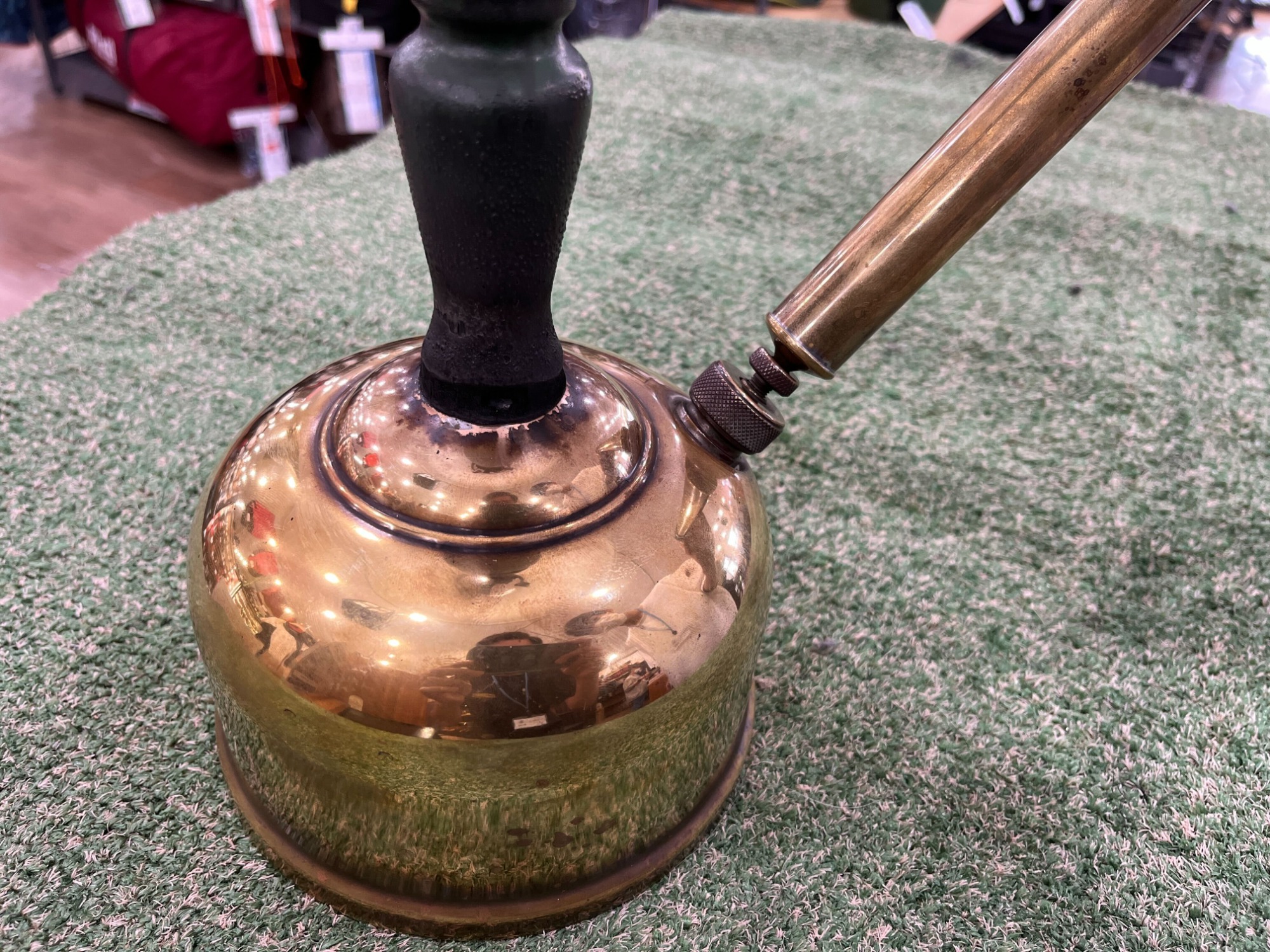 貴重なコールマンカナダ製1945年11月生産のテーブルランプが入荷