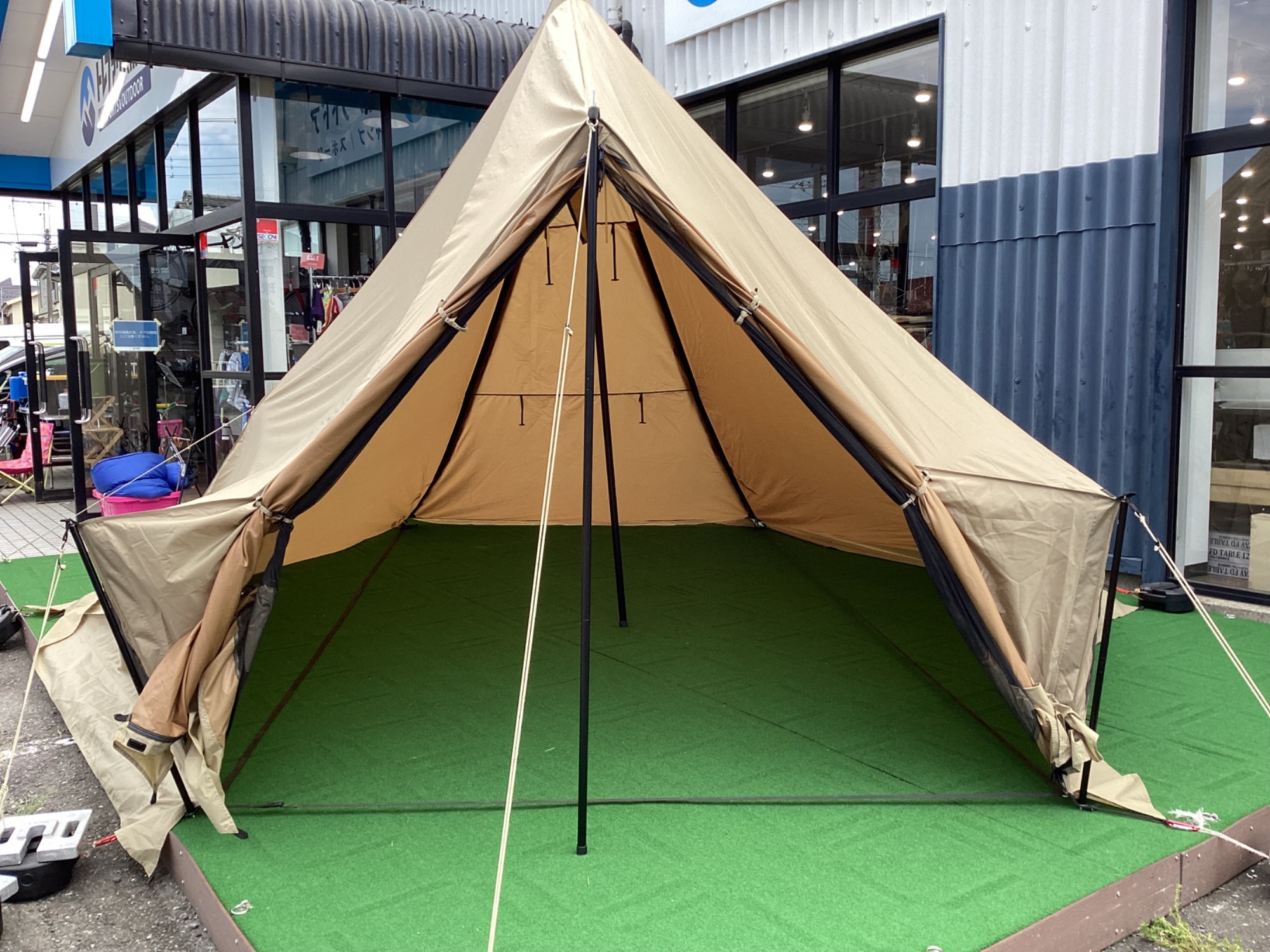 防水性、軽量、ヴィジュアルを兼ね備えたシェルター「サバティカル