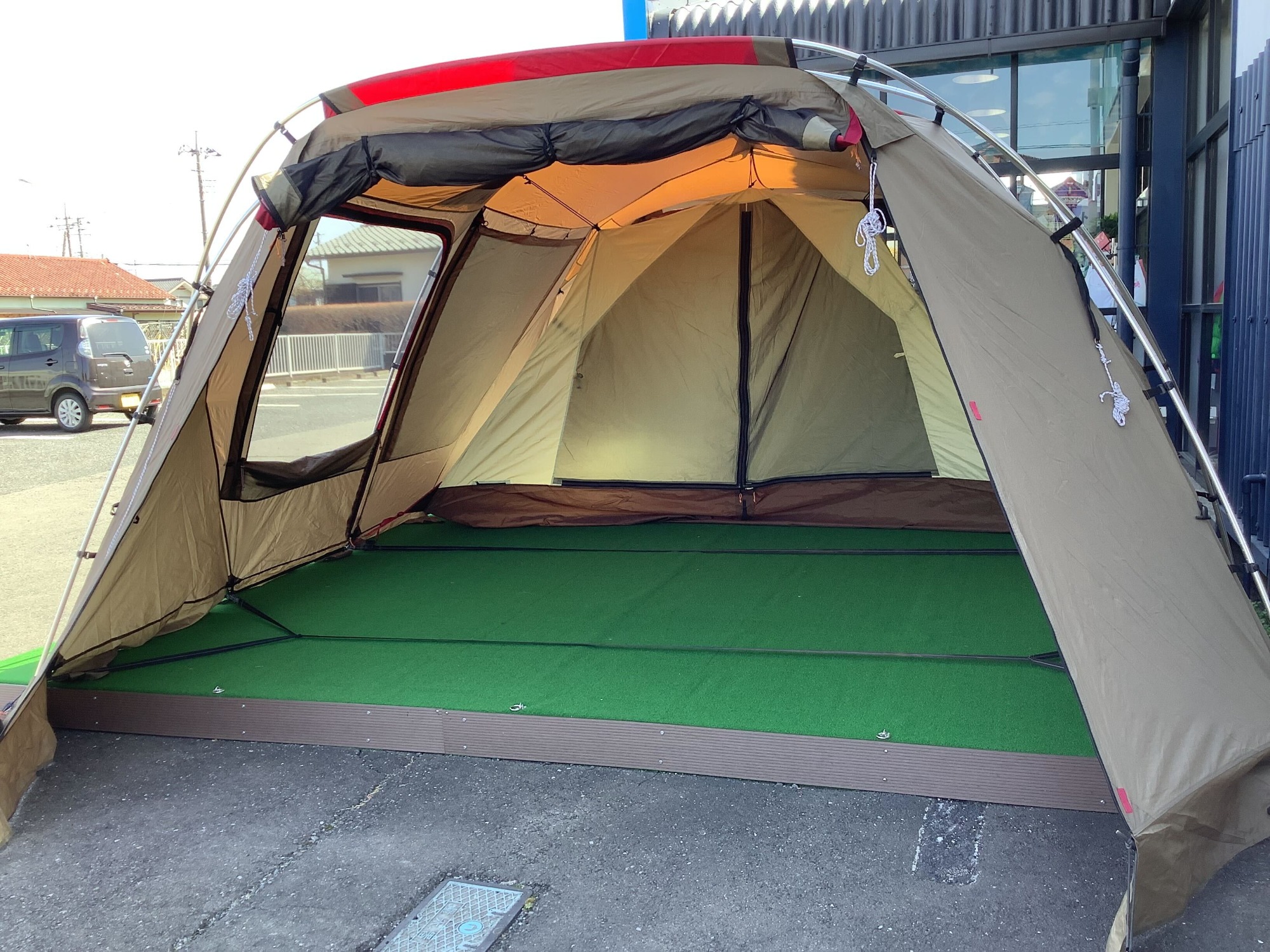 大人数キャンプに最適！スノピ最大級ツールーム「ランドロック」をご