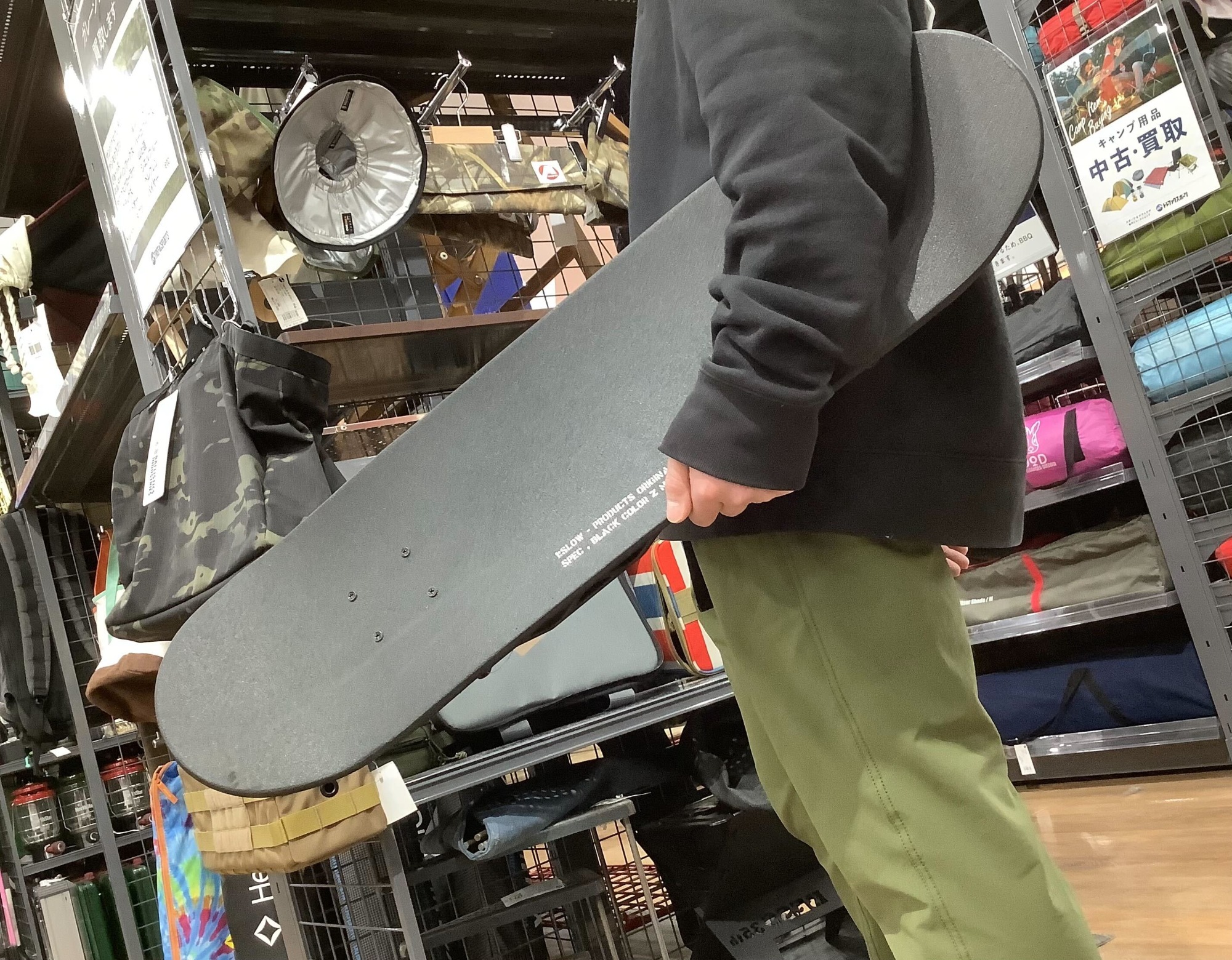 ガレージ入荷速報！1SLOWPRODUCTSスケボーテーブル＆LFE GT40[2023.02