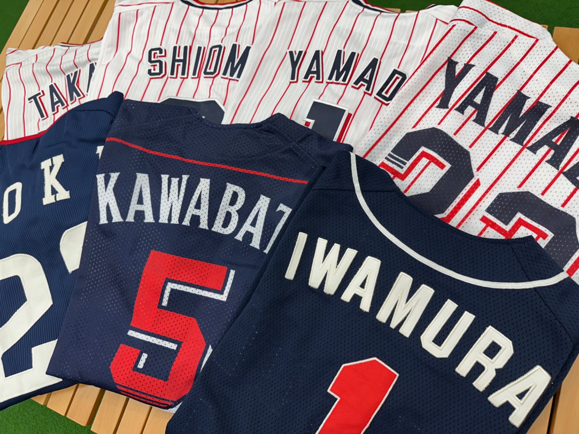 ヤクルト高津監督・山田選手・青木選手などのユニフォームを計7点ご