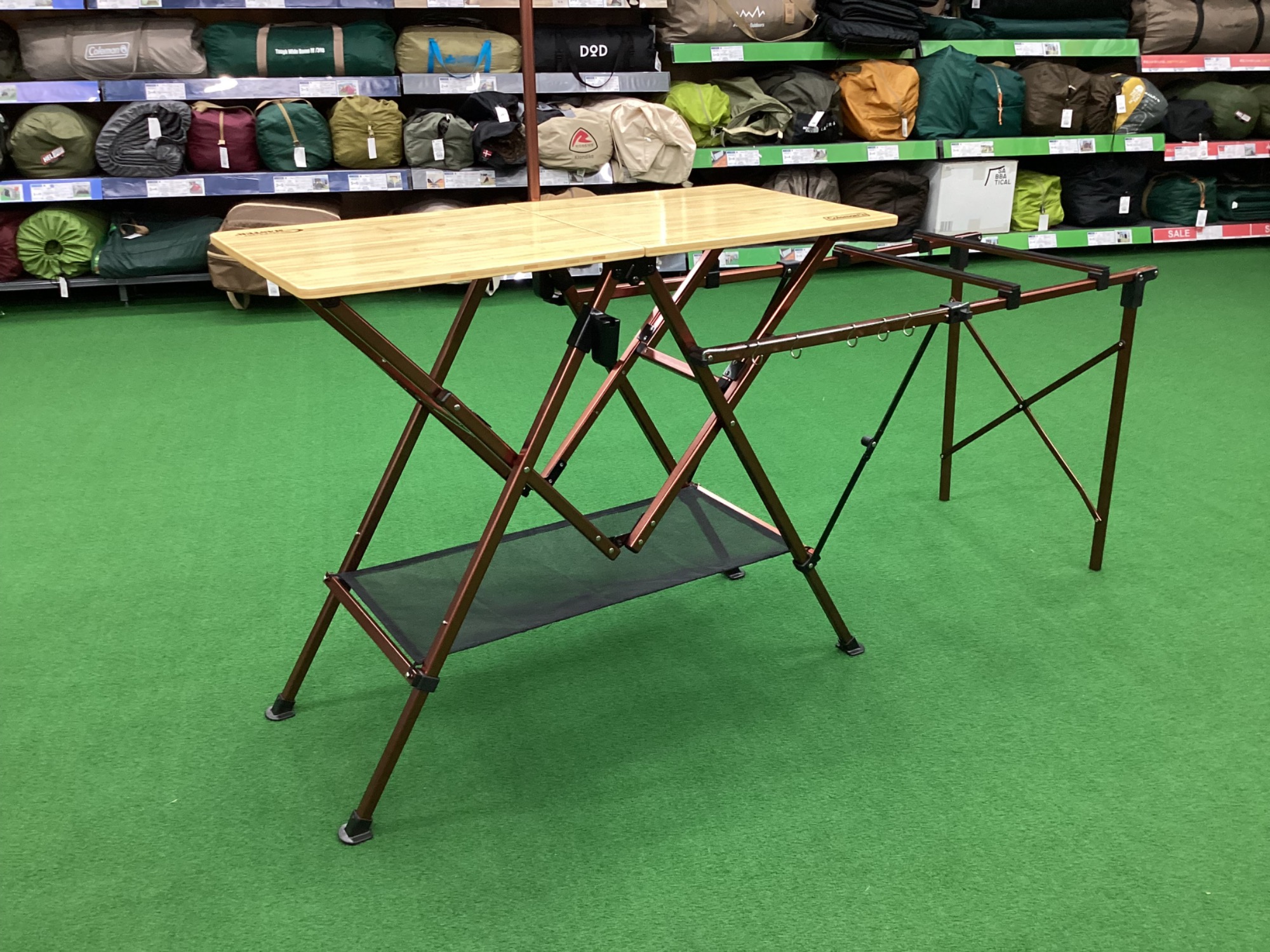 使い勝手抜群！コールマンのキッチンテーブルを3点ご紹介いたします