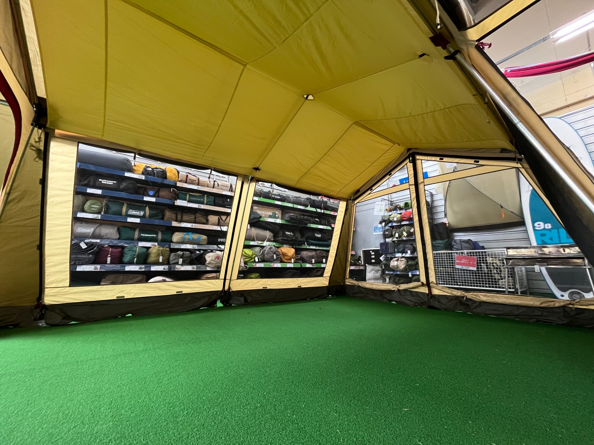 オールシーズン使える！快適空間を持つオガワのロッジシェルターⅡ