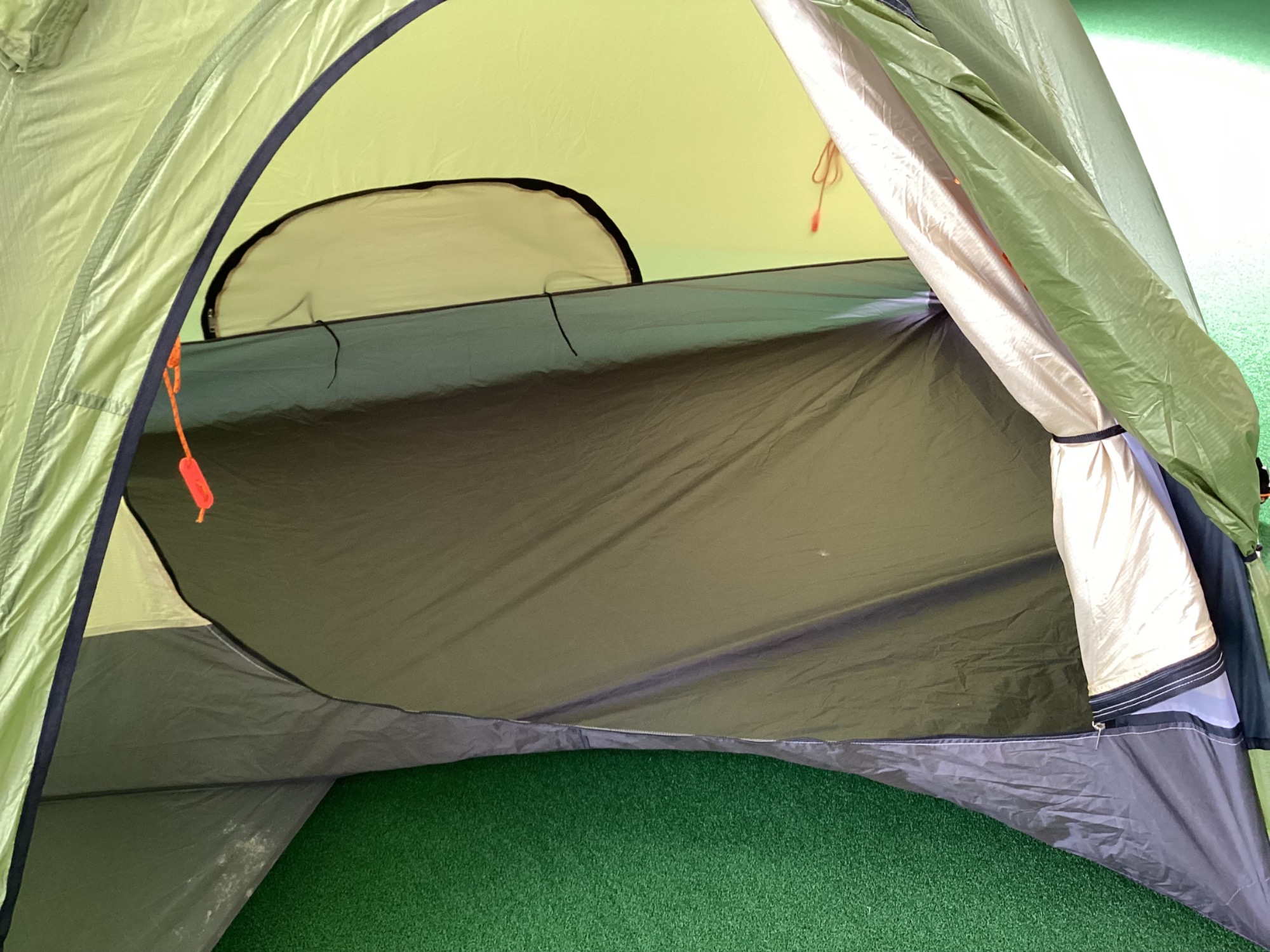 変則的な室内スペース！アライテントのドマドーム1PLUSをご紹介