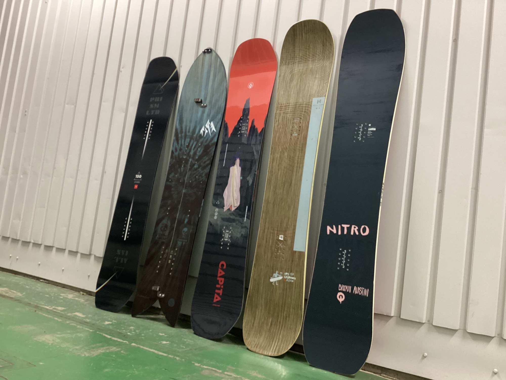 スノボ買うならトレファクスポーツアウトドア府中甲州街道店で