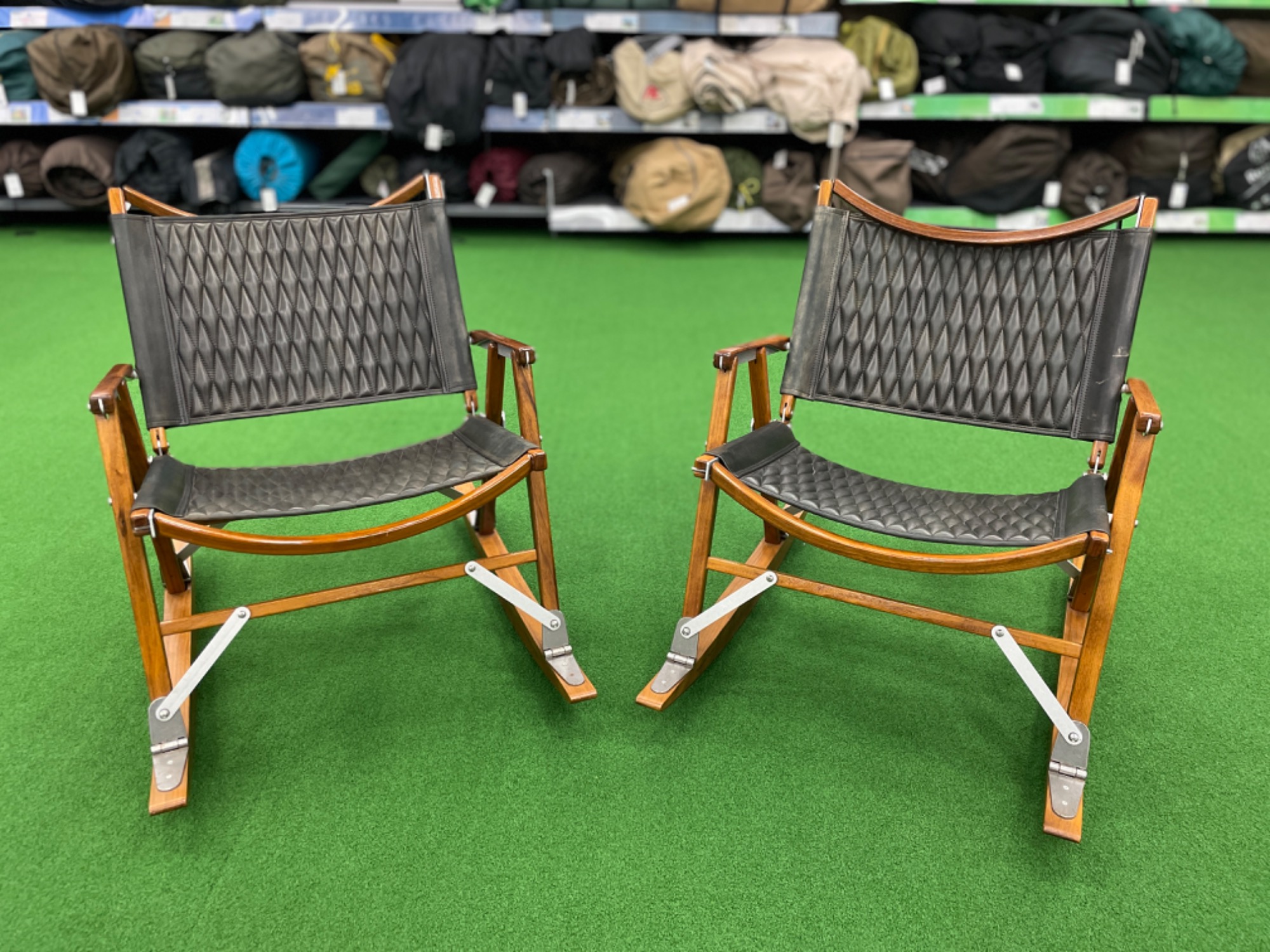 男のロマンが詰まったカーミットチェアがレザーカスタムで2脚同時入荷