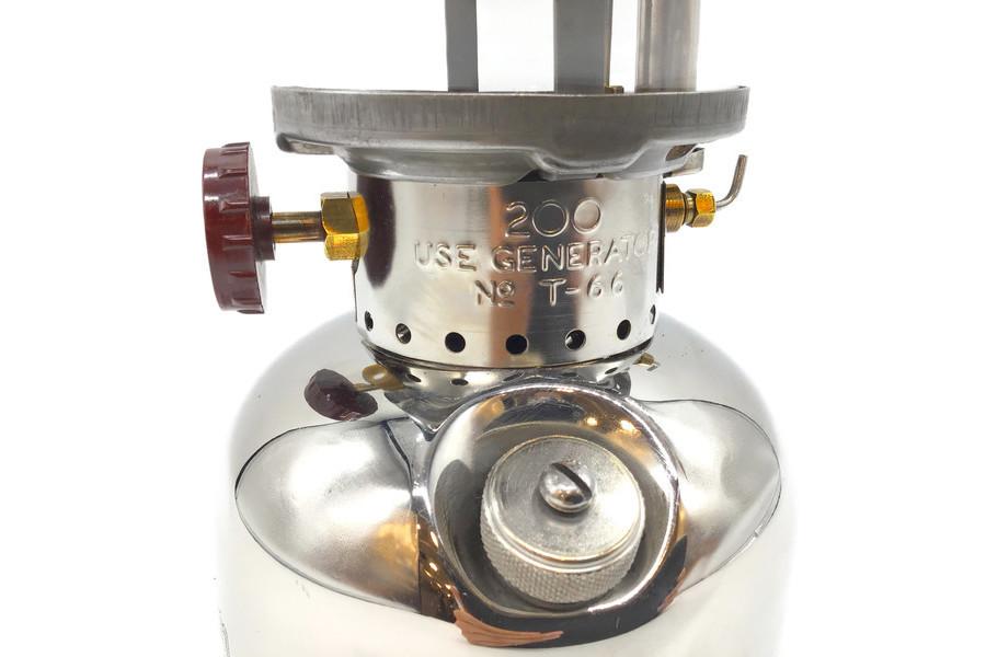 MADE IN CANADA！Coleman(コールマン)のヴィンテージランタンMODEL200