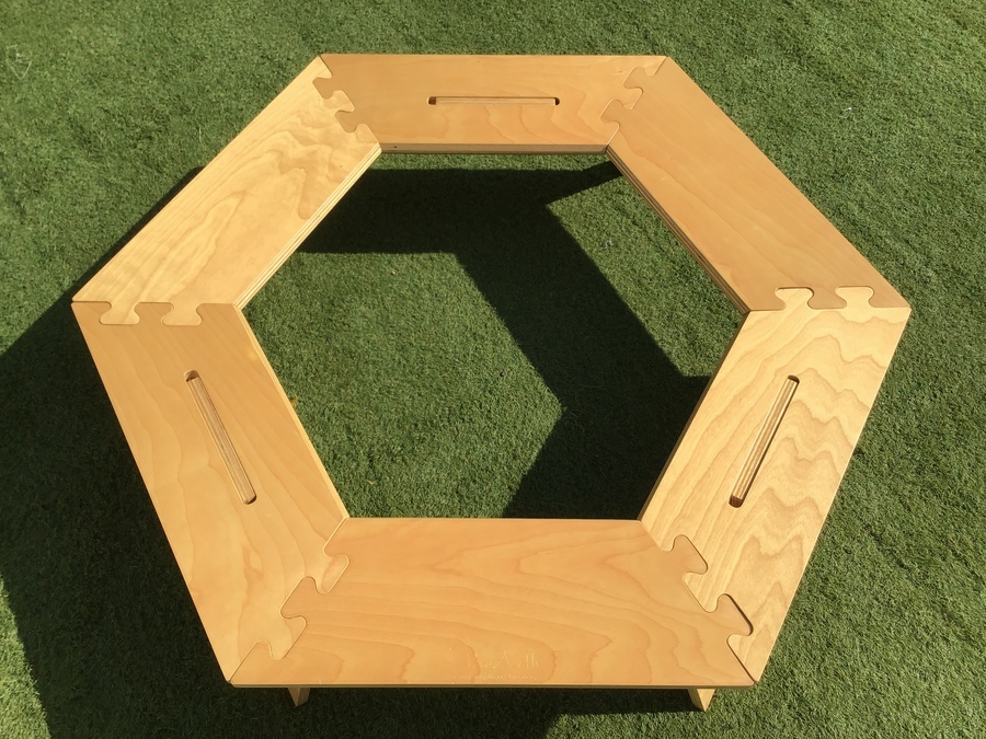 六角テーブルでキャンプ界に革命を起こしたThe Arth(ざぁ~ッス