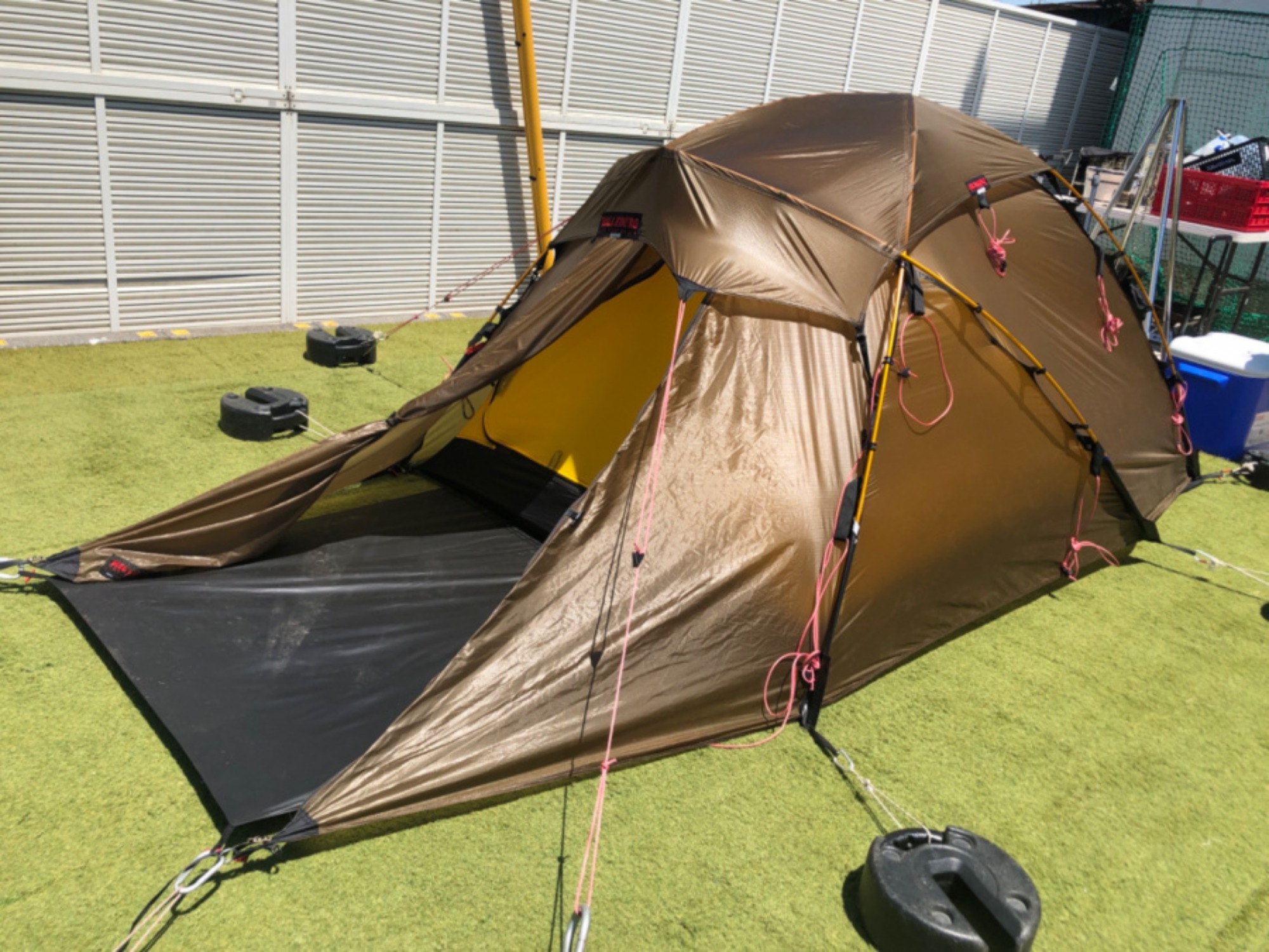 オールシーズンでマルチな環境で使えるヒルバーグの2人用テント