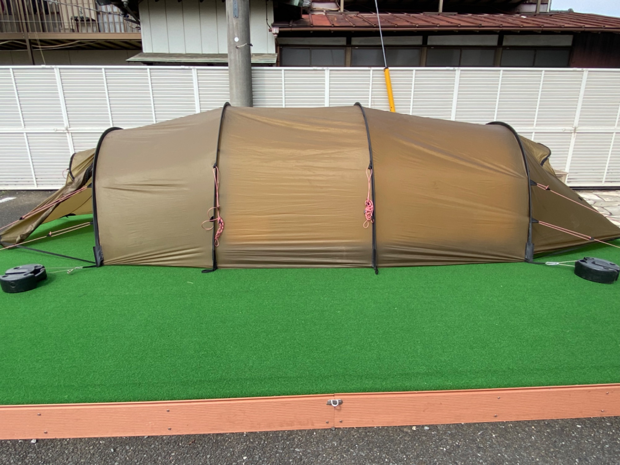 軽量コンパクトで簡単設営の2ルームテント！ヒルバーグの「カイタム3GT