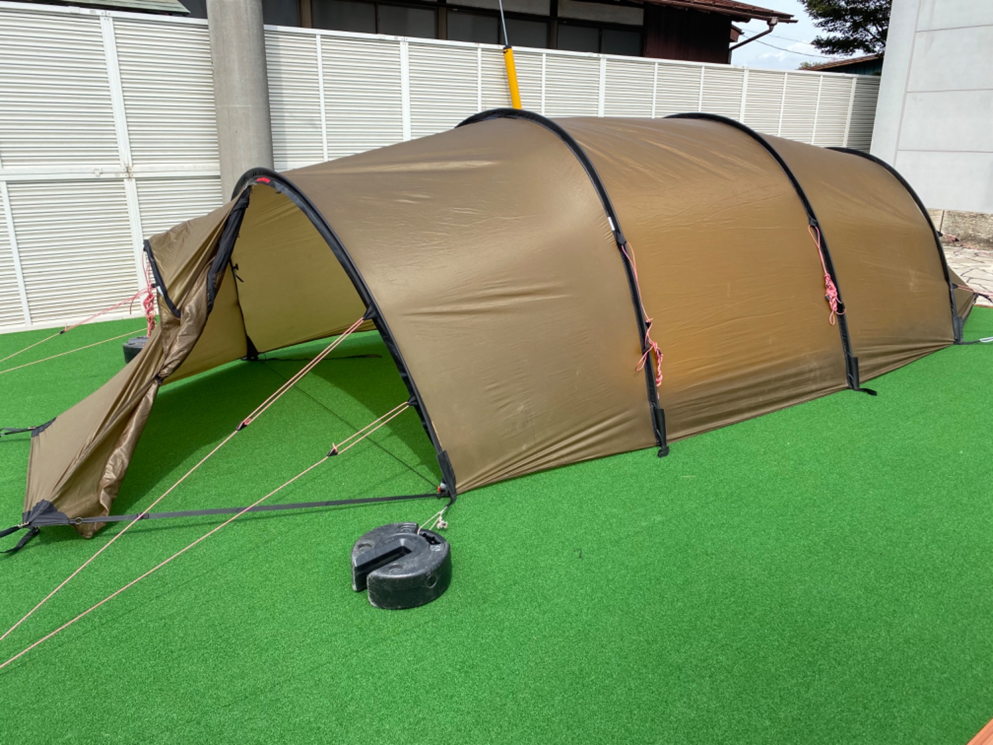 軽量コンパクトで簡単設営の2ルームテント！ヒルバーグの「カイタム3GT