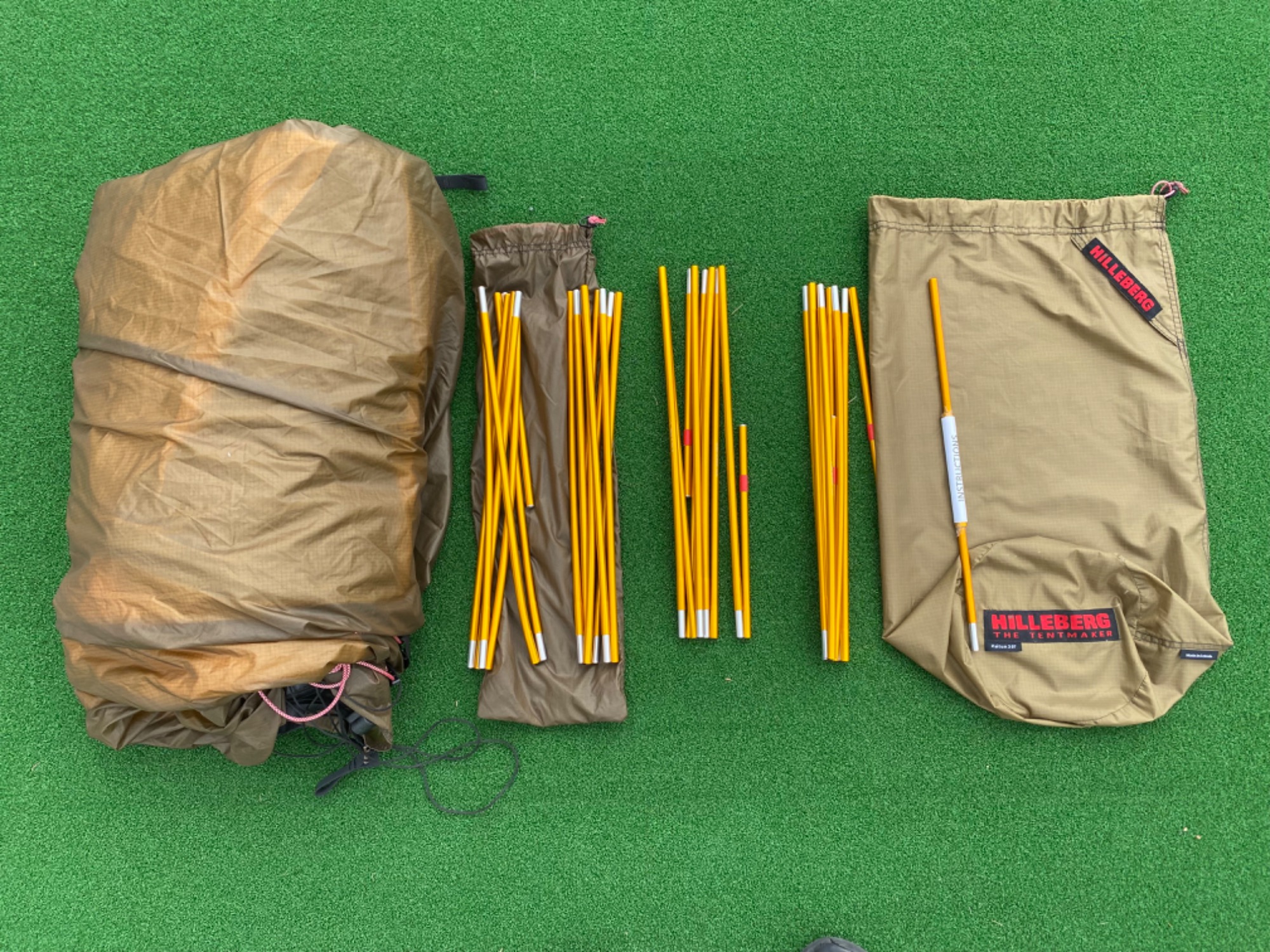 軽量コンパクトで簡単設営の2ルームテント！ヒルバーグの「カイタム3GT