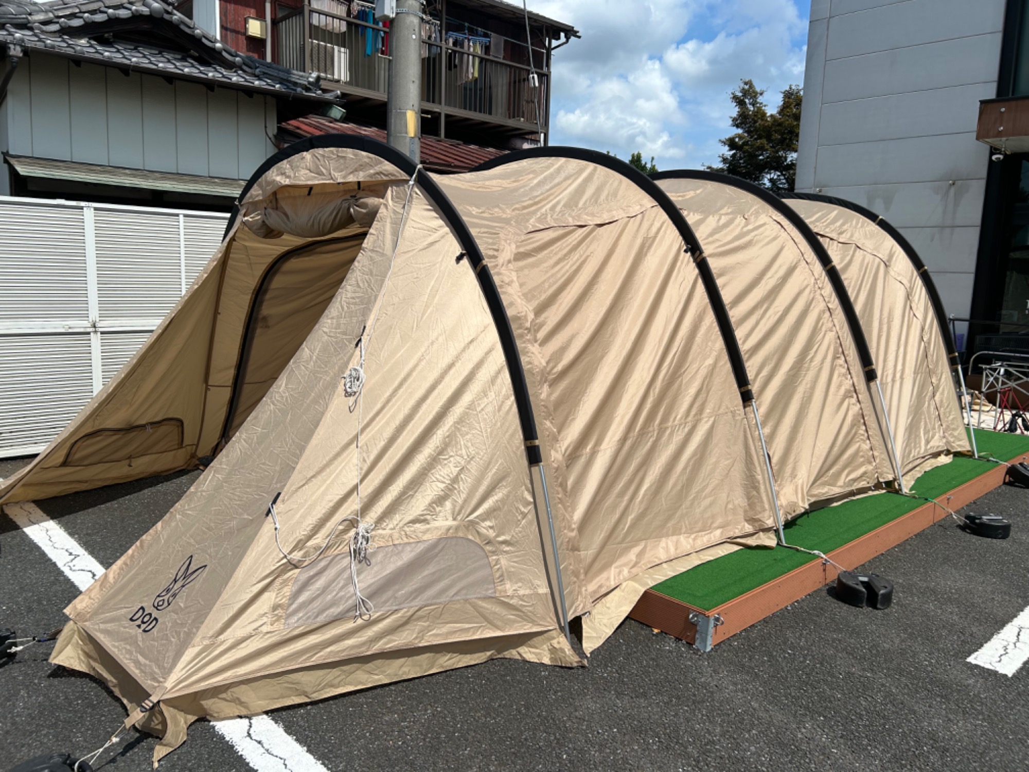 サイズ、機能性、豊富なバリエーションを誇るテント「カマボコテント3L