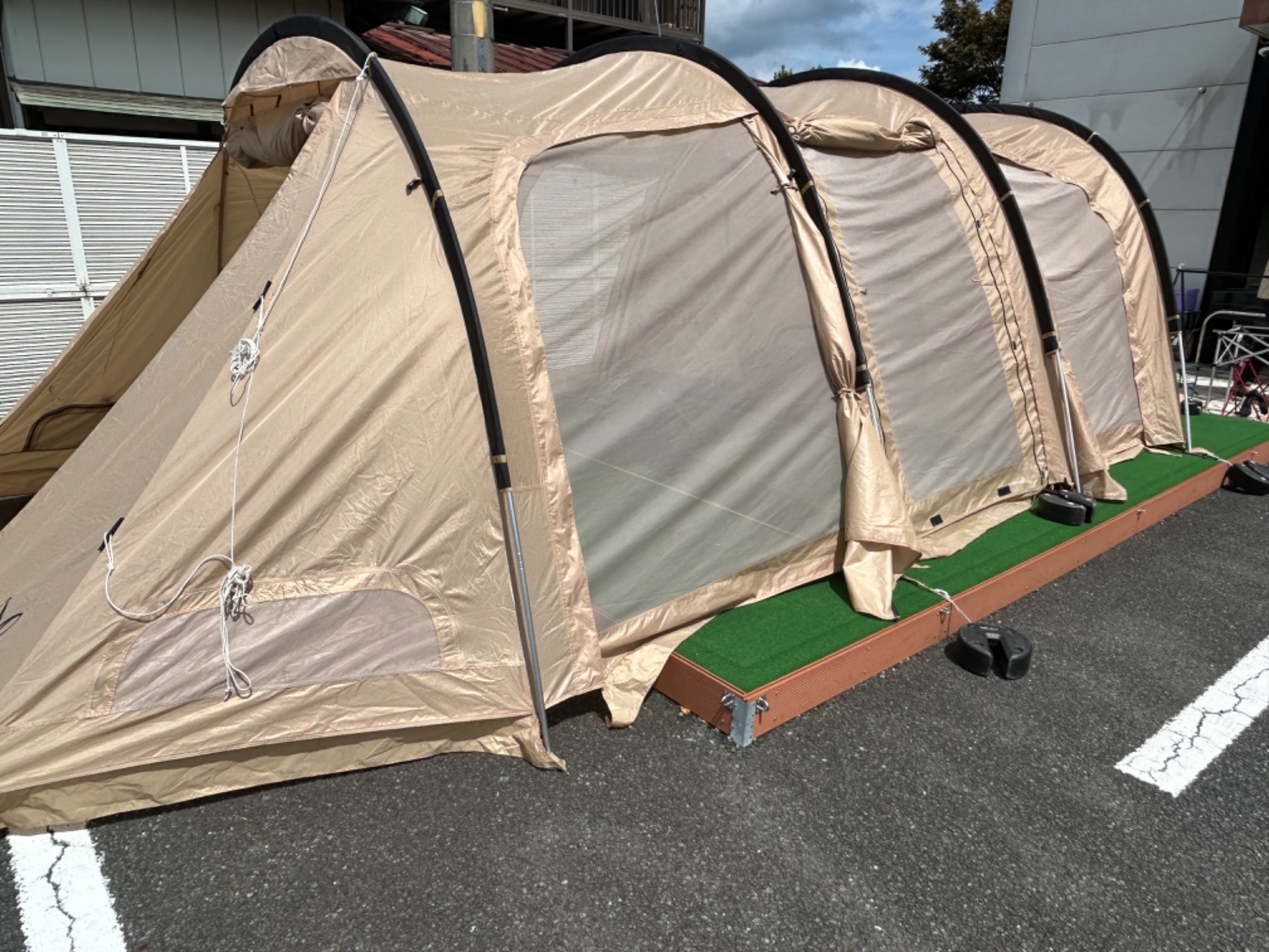 サイズ、機能性、豊富なバリエーションを誇るテント「カマボコテント3L