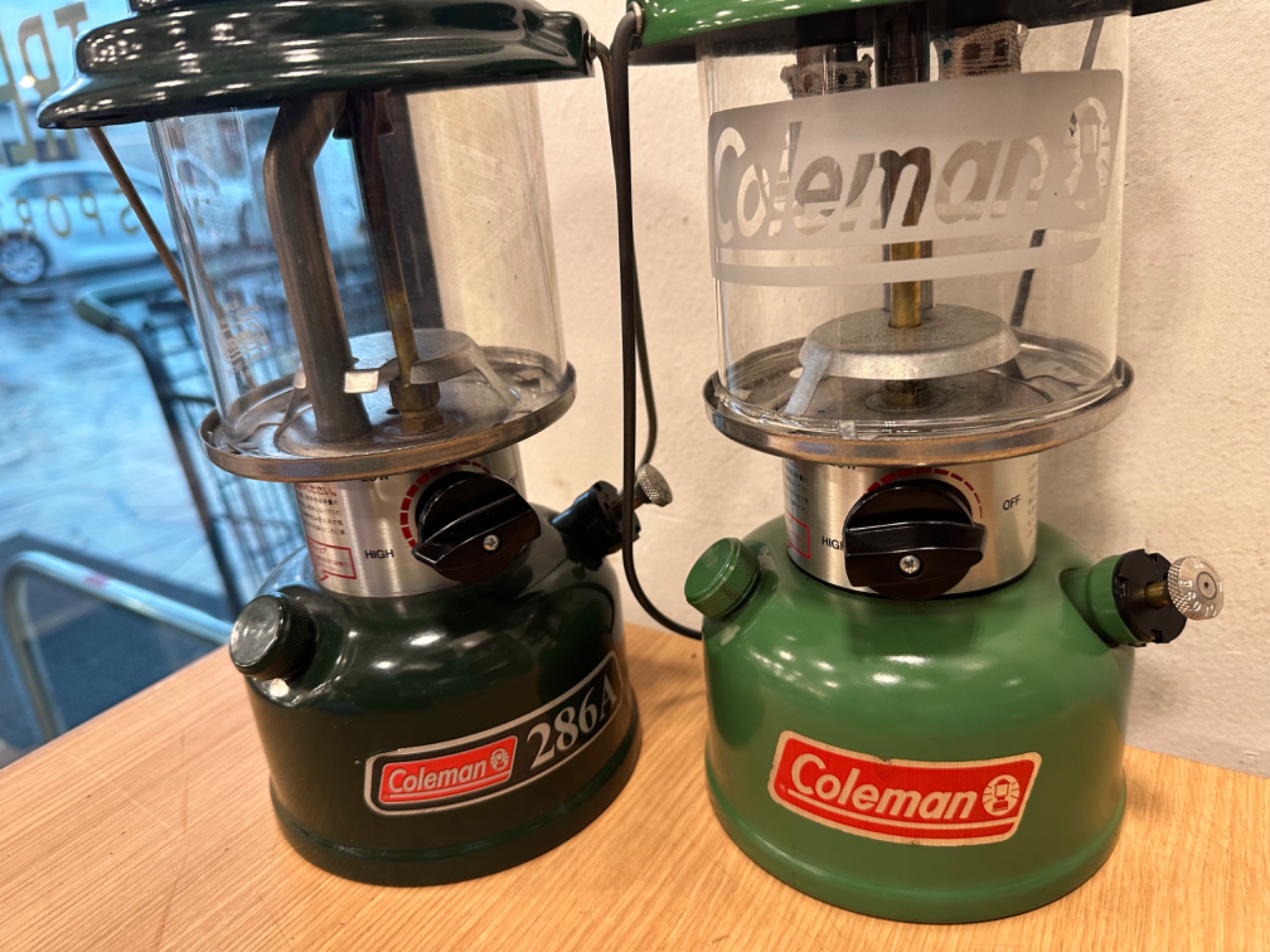 梅雨にもぴったり?コールマン限定アマガエルカラーのDXランタン