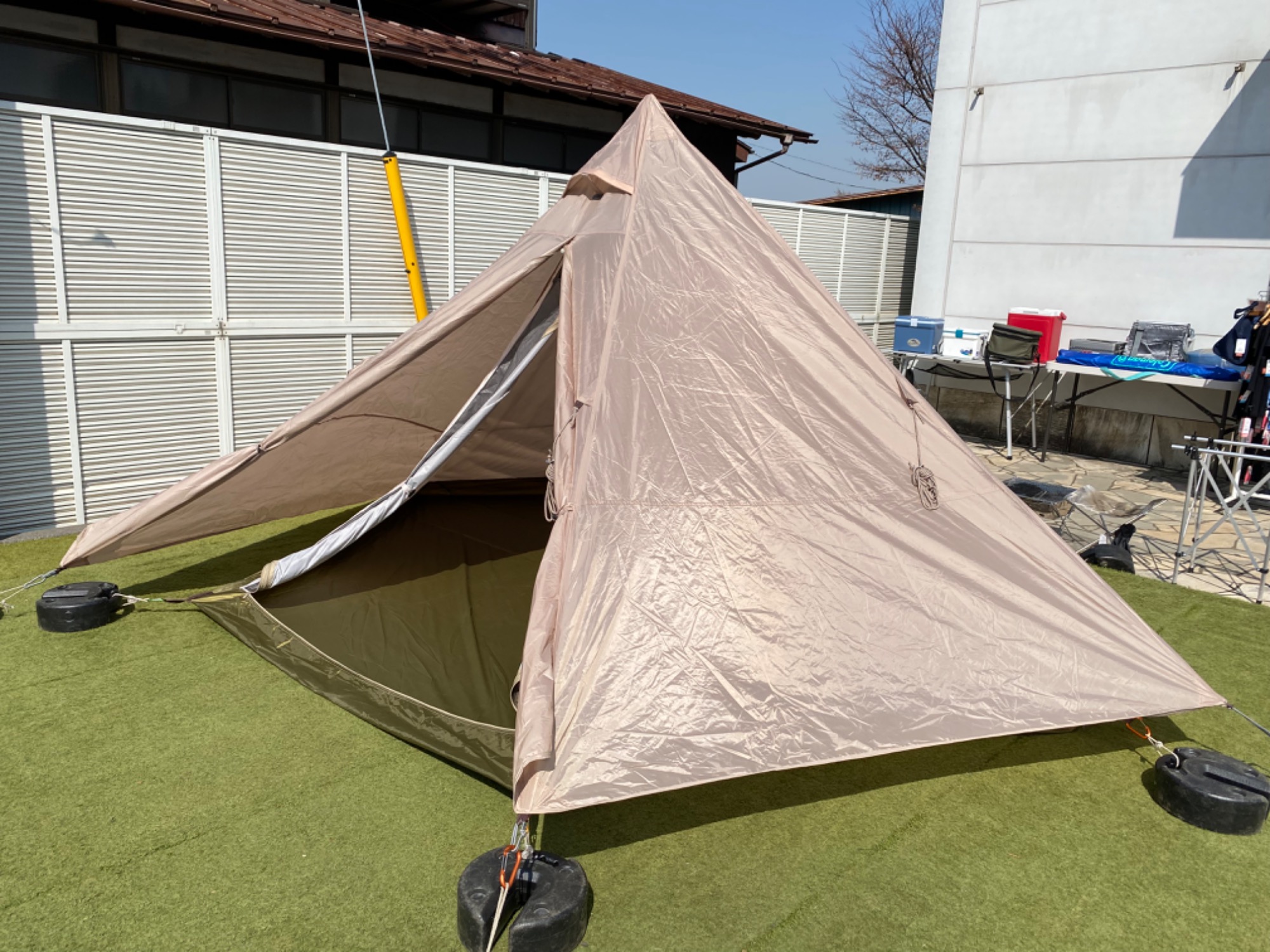 2本しかないポールを使いこなせ！ロゴスのテント＆タープ！[2023.03.19