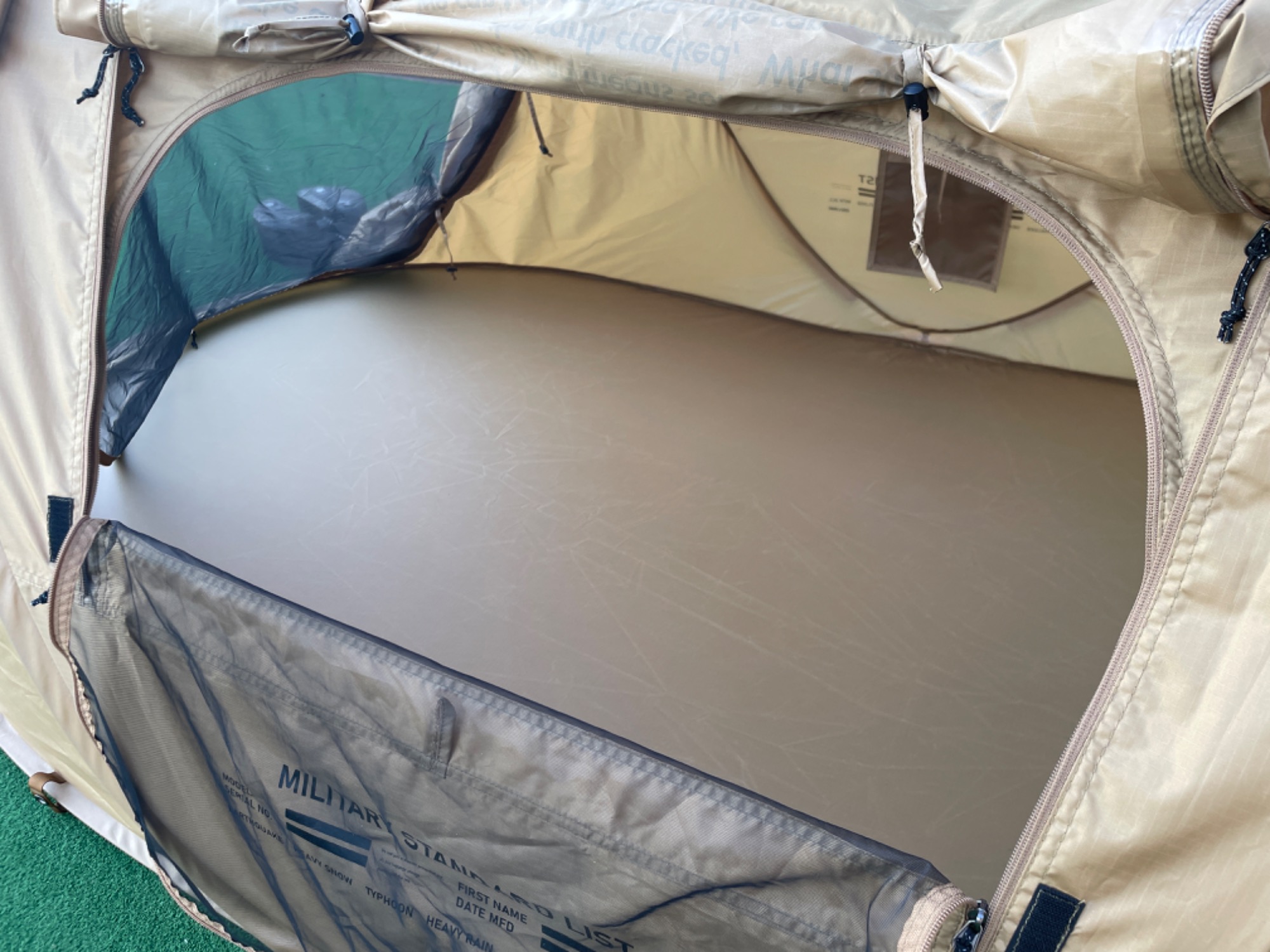 人気アウトドアショップBRUNTのポップアップテントが当店に入荷いたし