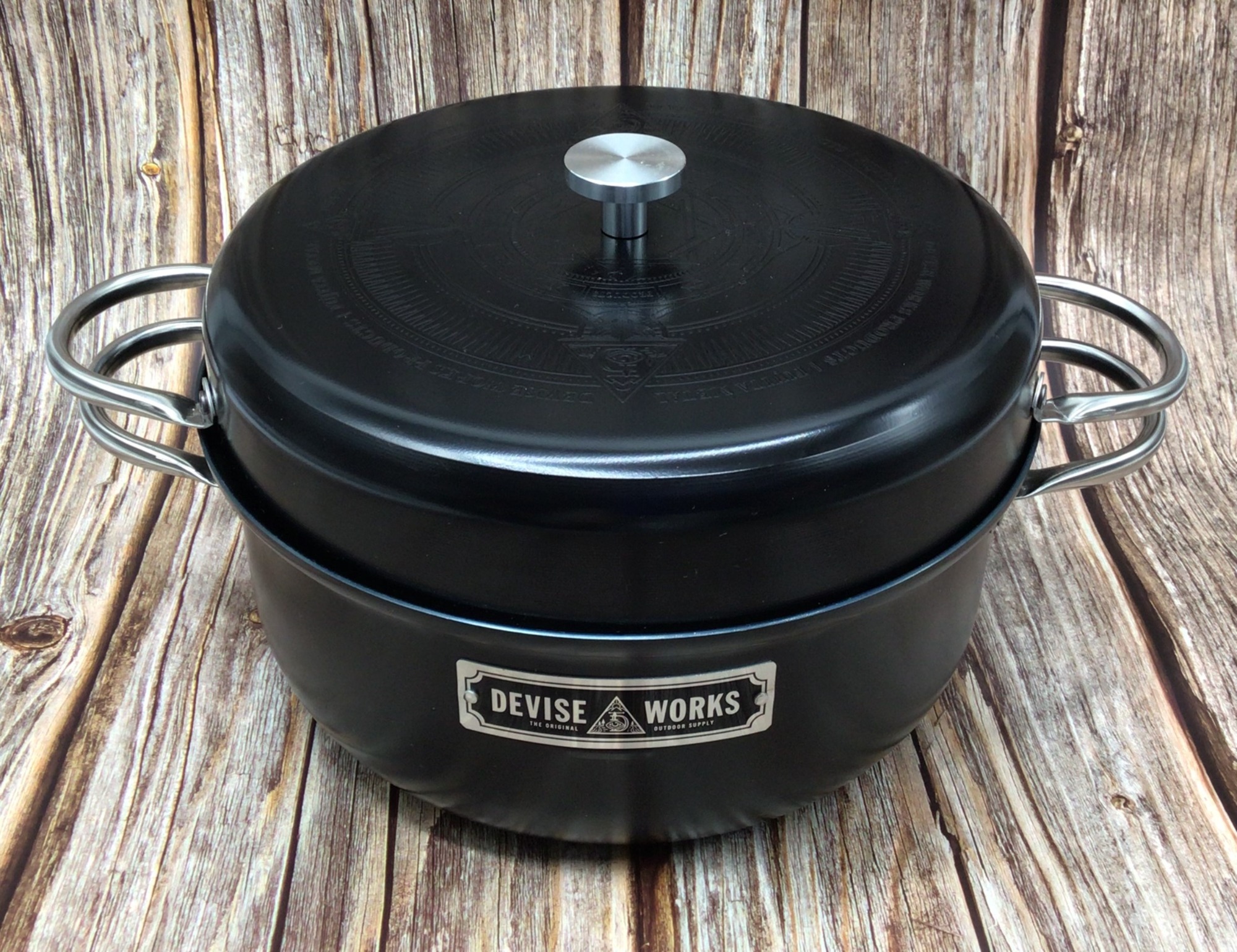 藤田金属とDEVISEWORKSがコラボした『黒鍋』のご紹介！[2023.03.08発行