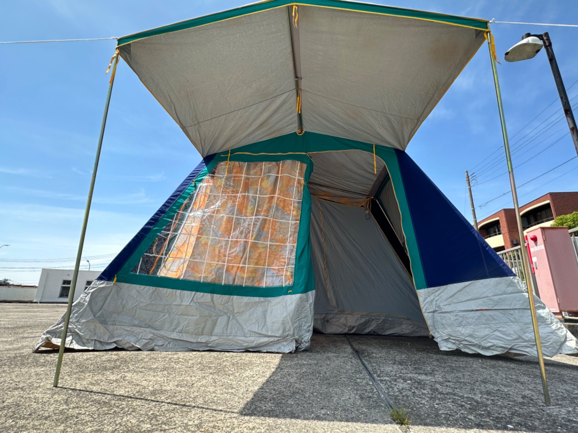 マルシャルのエステレル5!!家みたいな格子窓にカーテンがトレード